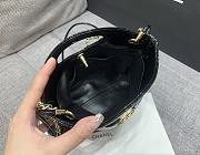 Chanel Patent Leather Black Size 22 x 23 x 5.5 cm - 5