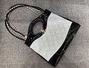 Chanel Patent Leather White Size 22 x 23 x 5.5 cm - 2