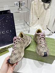 Gucci GG Run Sneakers in Beige - 6