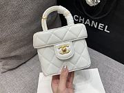 Chanel Handle Cosmetic Bag White Size 12.5 x 15 x 8 cm - 5