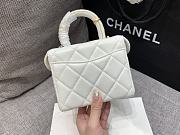 Chanel Handle Cosmetic Bag White Size 12.5 x 15 x 8 cm - 3