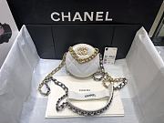 Chanel CL 19 Clutch With Chain White Size 12 x 12 x 4.5 cm - 1