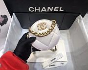 Chanel CL 19 Clutch With Chain White Size 12 x 12 x 4.5 cm - 6