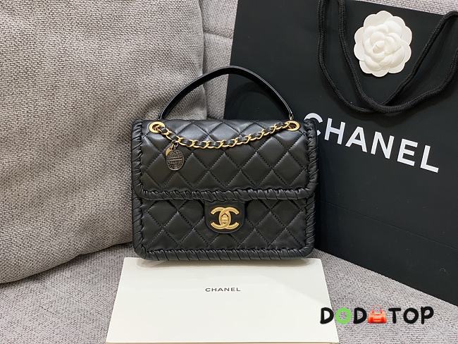 Chanel Matelasse Chain Shoulder Bag Black Size 22 x 17 x 7 cm - 1