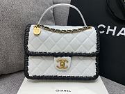 Chanel Matelasse Chain Shoulder Bag White Size 22 x 17 x 7 cm - 6