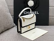 Chanel Matelasse Chain Shoulder Bag White Size 22 x 17 x 7 cm - 5