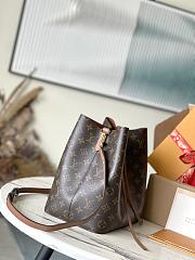 Louis Vuitton LV M44887 Caramel Neonoe Bucket Bag Size 25 × 17 × 26 cm - 2