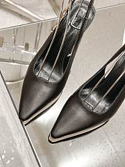 Louis Vuitton LV Chain Back Empty High Heels Black 9.0 cm - 2