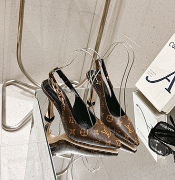 Louis Vuitton LV Chain Back Empty High Heels 9.0 cm