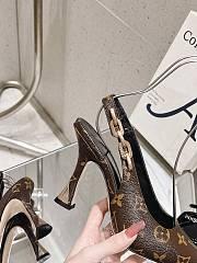 Louis Vuitton LV Chain Back Empty High Heels 9.0 cm - 2