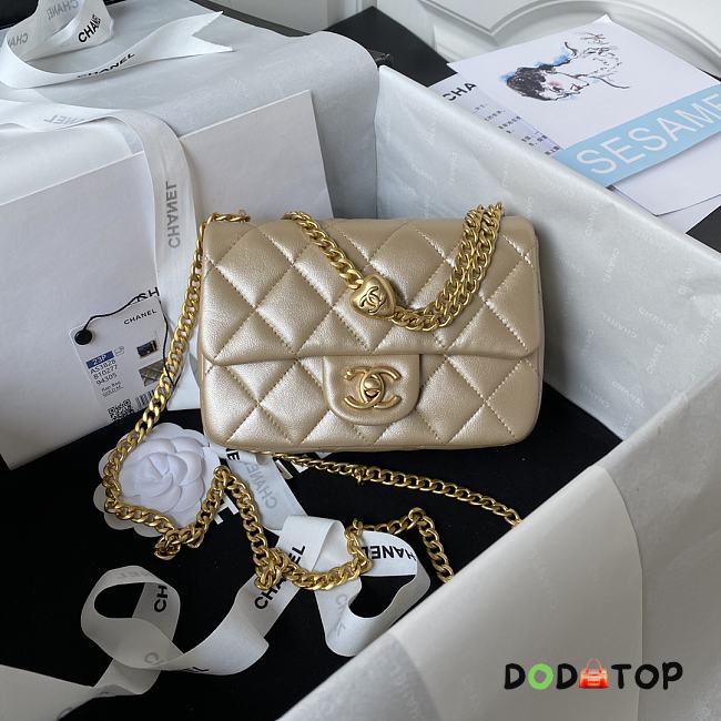 Chanel Flap Chain Bag Heart Gold Size 19 cm - 1