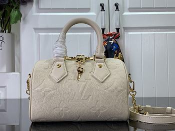Louis Vuitton Speedy Bandoulière 20 Handbag White Size 20.5 x 13.5 x 12 cm