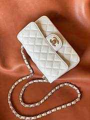 Chanel Caviar Flap Bag Mini White Champagne Gold Hardware Size 20 cm - 2