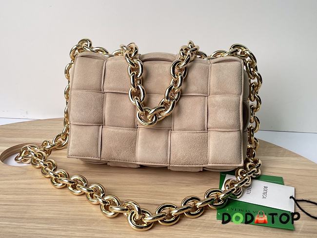 Bottega Veneta Cassette Chain Crossbody Bag Padded Maxi Intrecciato Suede Beige Size 27 x 10 x 18 cm - 1