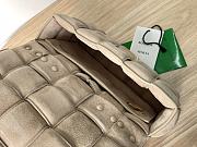 Bottega Veneta Cassette Chain Crossbody Bag Padded Maxi Intrecciato Suede Beige Size 27 x 10 x 18 cm - 3