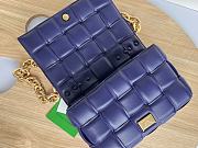  Bottega Veneta Cassette Padded Leather Shoulder Bag Blue Size 27 x 10 x 18 cm - 6