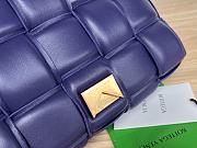  Bottega Veneta Cassette Padded Leather Shoulder Bag Blue Size 27 x 10 x 18 cm - 4