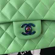  Chanel Flap Bag Green Lambskin Blue Hardware Size 14.5 × 23 × 6 cm - 2