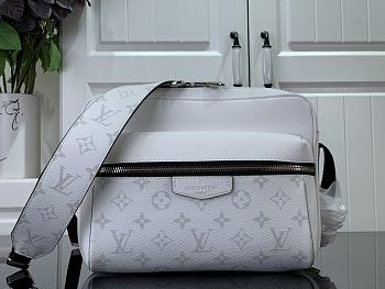 Louis Vuitton LV Outdoor Messenger M30873 Size 26 x 20 x 10.5 cm