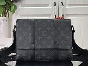 Louis Vuitton LV Trunk Messenger M45727 Black Flower Size 24 x 18 x 5.5 cm - 1