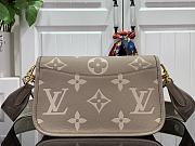 Louis Vuitton LV M46388 Apricot Diane Handbag Size 23 x 16 x 8.5 cm - 5