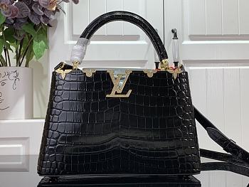 Louis Vuitton LV Capucines Medium Handbag Crocodile Pattern Size 31.5 x 20 x 11 cm