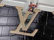 Louis Vuitton LV Capucines Medium Handbag Crocodile Pattern Size 31.5 x 20 x 11 cm - 2