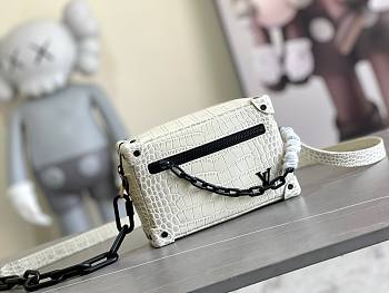 Louis Vuitton M98903 Mini Soft Trunk White Size 18.5 x 13 x 8 cm