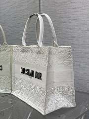 Dior Book Tote Medium White Flower Size 36 x 18 x 28 cm - 5