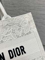 Dior Book Tote Medium White Flower Size 36 x 18 x 28 cm - 2