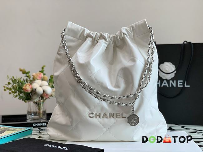 Chanel 22 Bag White Silver Buckle Size 48 x 45 x 10 cm - 1