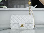 Chanel Mini Flap Bag Metal Ball White Lambskin Size 13 × 20 × 7 cm - 1