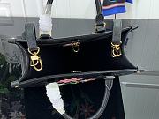 Louis Vuitton LV x YK Onthego Mini Handbag M21732 Black Size 25 x 19 x 11.5 cm - 5