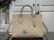 Louis Vuitton LV x YK Onthego Mini Handbag M21732 White Size 25 x 19 x 11.5 cm - 4