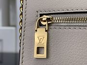 Louis Vuitton LV M22190 MyLockMe Chain Bag Size 22.5 x 17 x 5.5 cm - 3