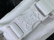 Louis Vuitton Cruiser Messenger Bag M21812 White Size 16.5 x 24 x 10 cm - 6