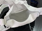 Louis Vuitton Cruiser Messenger Bag M21812 White Size 16.5 x 24 x 10 cm - 4