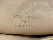 Louis Vuitton LV Coussin Small Handbag M22398 Size 26 x 20 x 12 cm - 2
