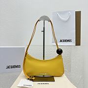 Jacquemus Le Bisou Perle Shoulder Bag Yellow Size 27 x 10.5 cm - 1
