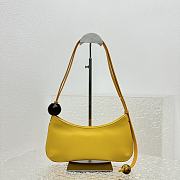 Jacquemus Le Bisou Perle Shoulder Bag Yellow Size 27 x 10.5 cm - 5
