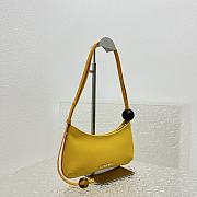 Jacquemus Le Bisou Perle Shoulder Bag Yellow Size 27 x 10.5 cm - 4