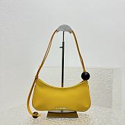 Jacquemus Le Bisou Perle Shoulder Bag Yellow Size 27 x 10.5 cm - 2