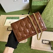 Gucci GG Matelassé Chain Bag Brown Size 20 x 12.5 x 4 cm - 4