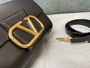 Valentino Garavani Vlogo Shoulder Bag Black Size 20 x 15 x 7 cm - 5