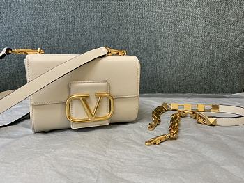 Valentino Garavani Vlogo Shoulder Bag Cream Size 20 x 15 x 7 cm
