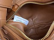 Bottega Veneta Jodie Chain Bag Brown Size 23 x 28 x 8 cm - 3