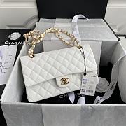 Chanel Classic Flap Bag A01112 Caviar White Size 15.5 x 25.5 x 6.5 cm - 1