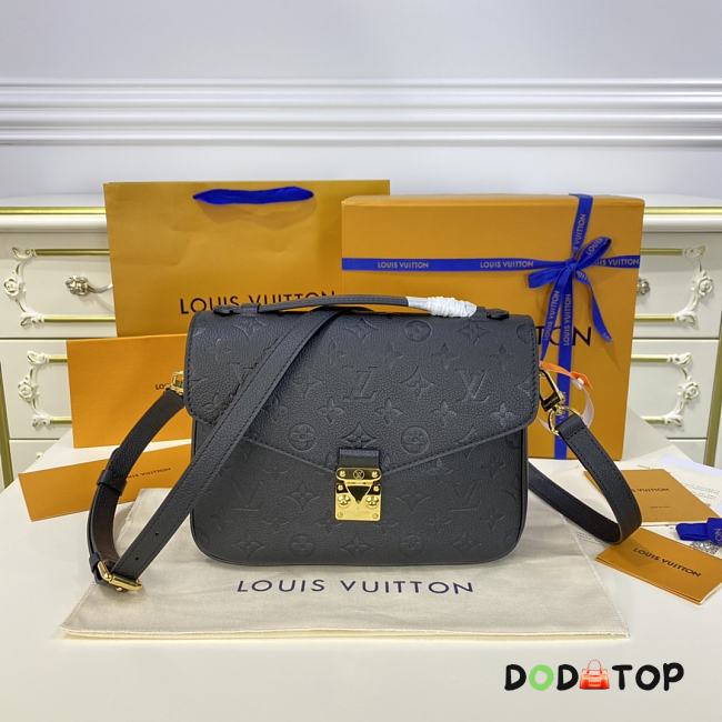 Louis Vuitton LV Pochette Metis Black Size 25 x 19 x 7 cm - 1