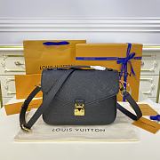 Louis Vuitton LV Pochette Metis Black Size 25 x 19 x 7 cm - 1