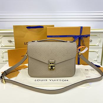 Louis Vuitton LV Pochette Metis Khaki Size 25 x 19 x 7 cm